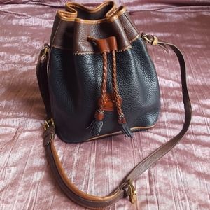 Vintage Dooney and Bourke Bucket Bag/Purse